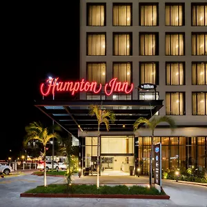 3* Отель Hampton By Hilton Cumbres
